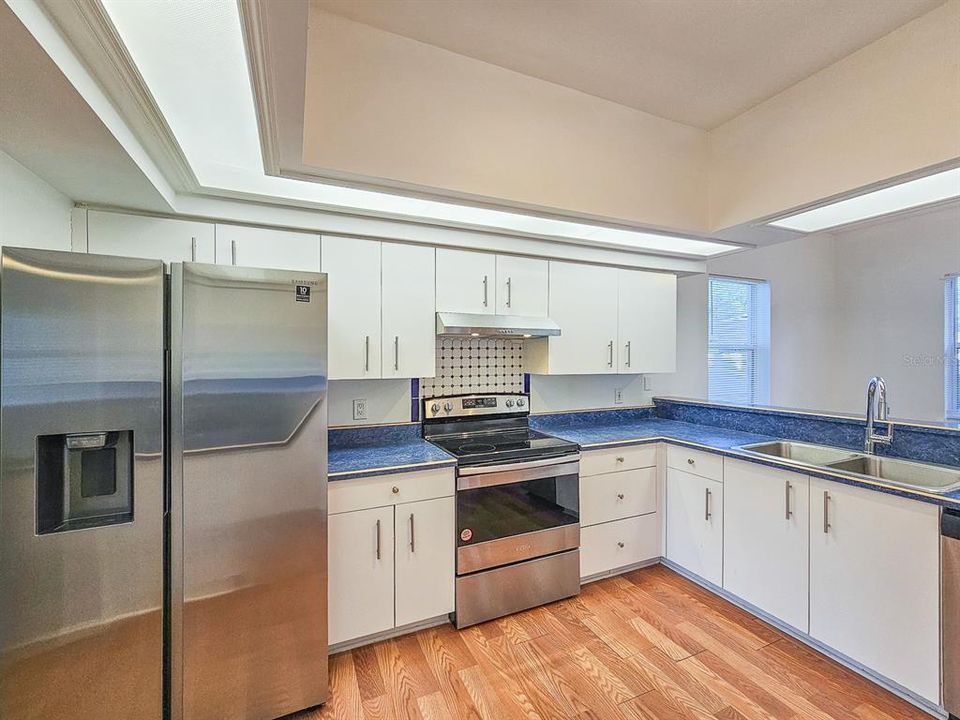 For Sale: $315,000 (3 beds, 2 baths, 1807 Square Feet)