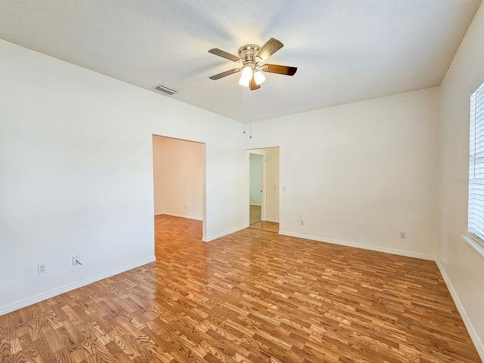 For Sale: $315,000 (3 beds, 2 baths, 1807 Square Feet)