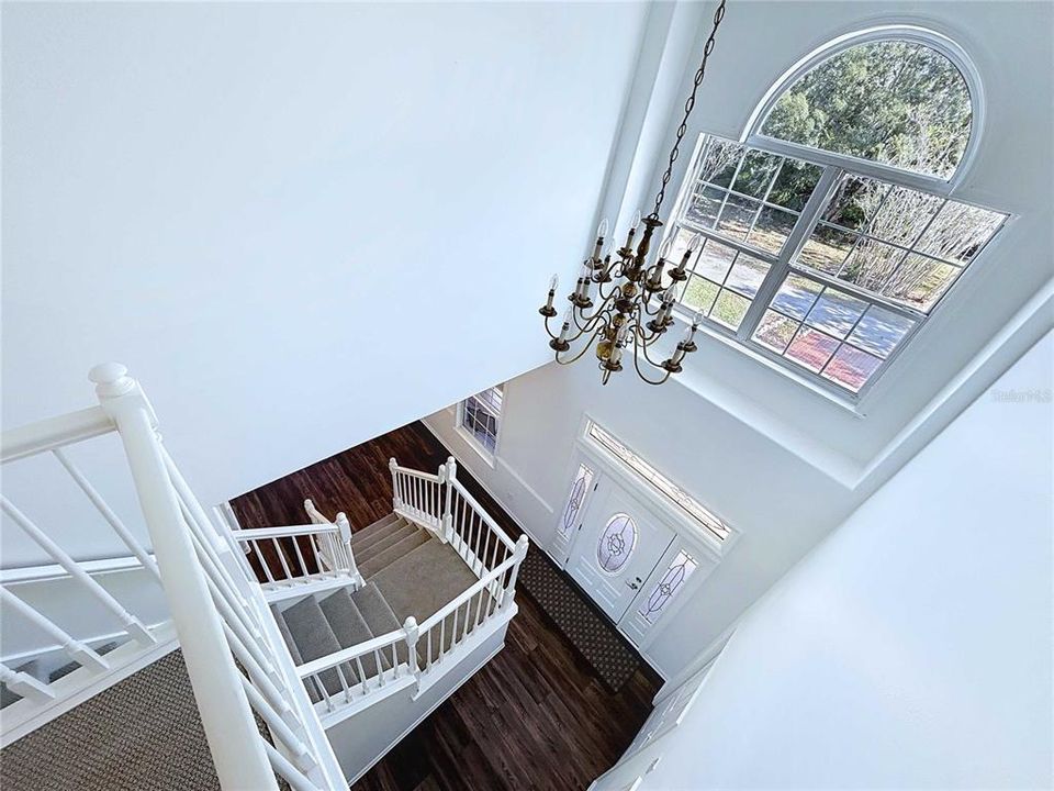 出租: $4,200 (4 贝兹, 3 浴室, 2460 平方英尺)