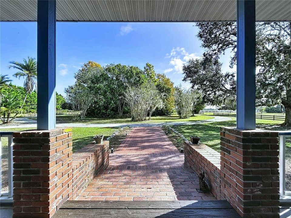 出租: $4,200 (4 贝兹, 3 浴室, 2460 平方英尺)