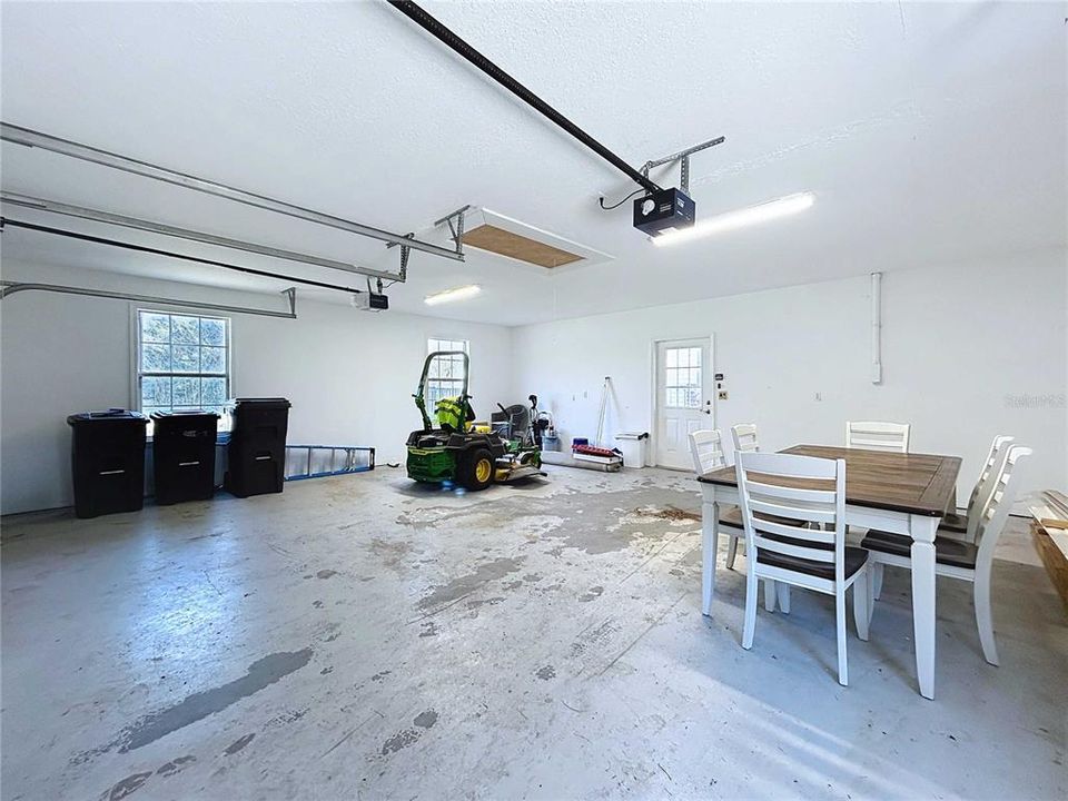 出租: $4,200 (4 贝兹, 3 浴室, 2460 平方英尺)