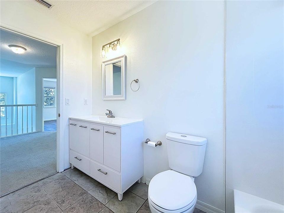 出租: $4,200 (4 贝兹, 3 浴室, 2460 平方英尺)