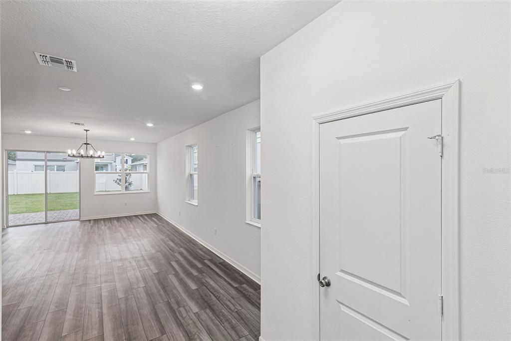 На продажу: $465,000 (4 спален, 2 ванн, 2187 Квадратных фут)