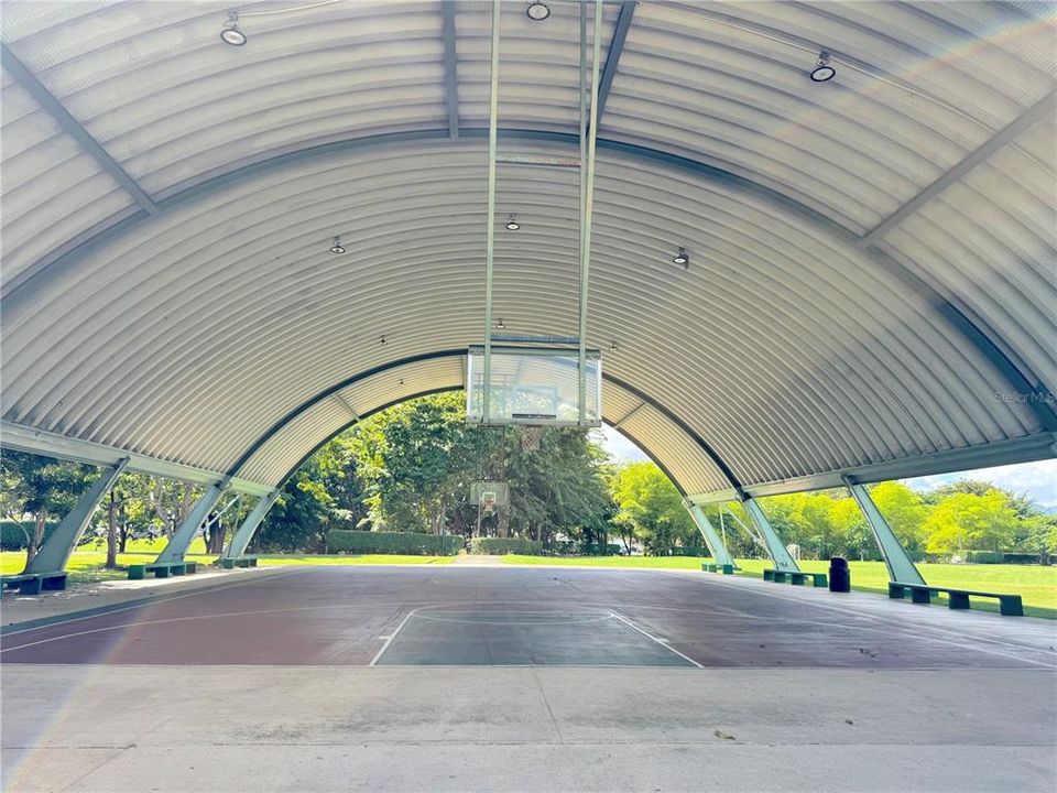 En Venta: $495,000 (4 camas, 2 baños, 2200 Pies cuadrados)