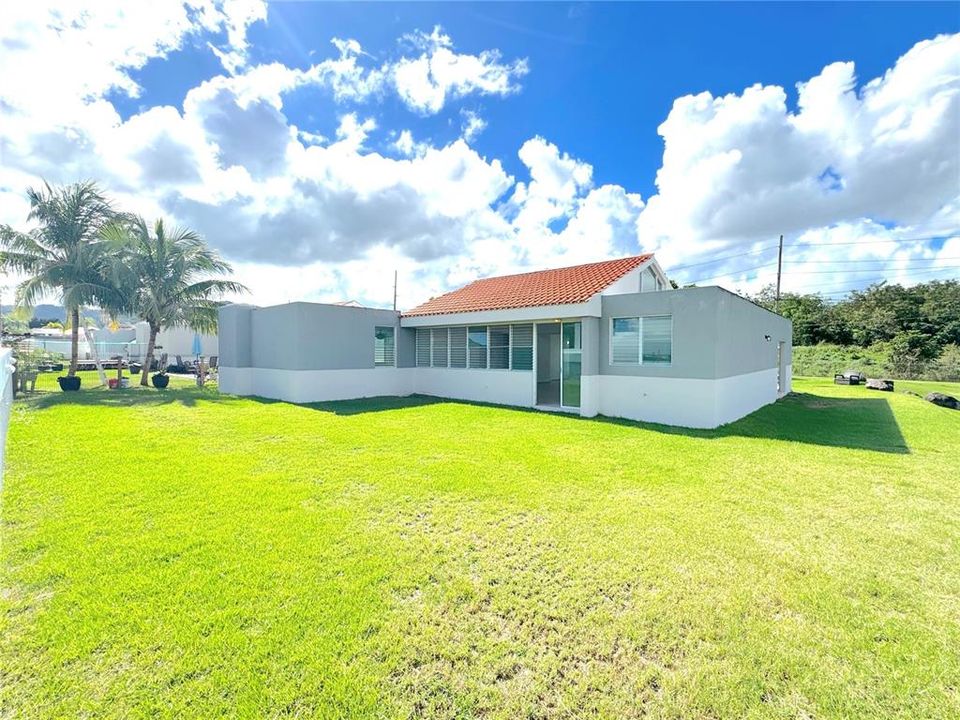 En Venta: $495,000 (4 camas, 2 baños, 2200 Pies cuadrados)