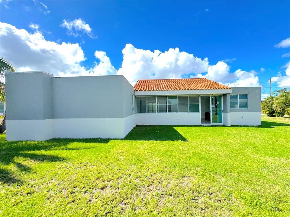 En Venta: $495,000 (4 camas, 2 baños, 2200 Pies cuadrados)