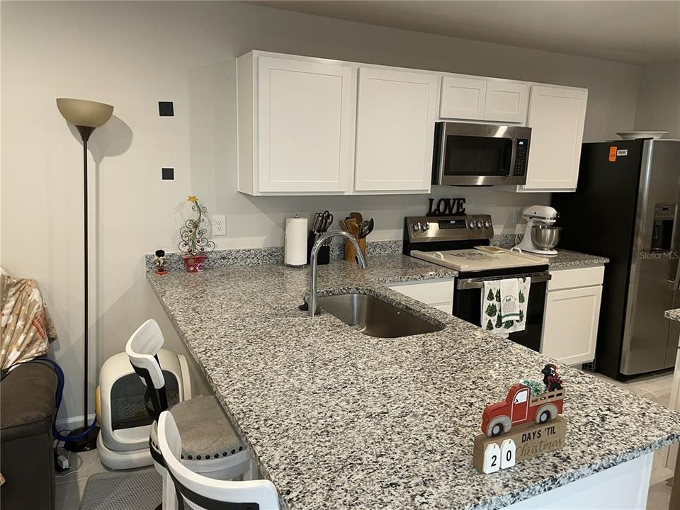 На продажу: $269,900 (3 спален, 2 ванн, 1432 Квадратных фут)