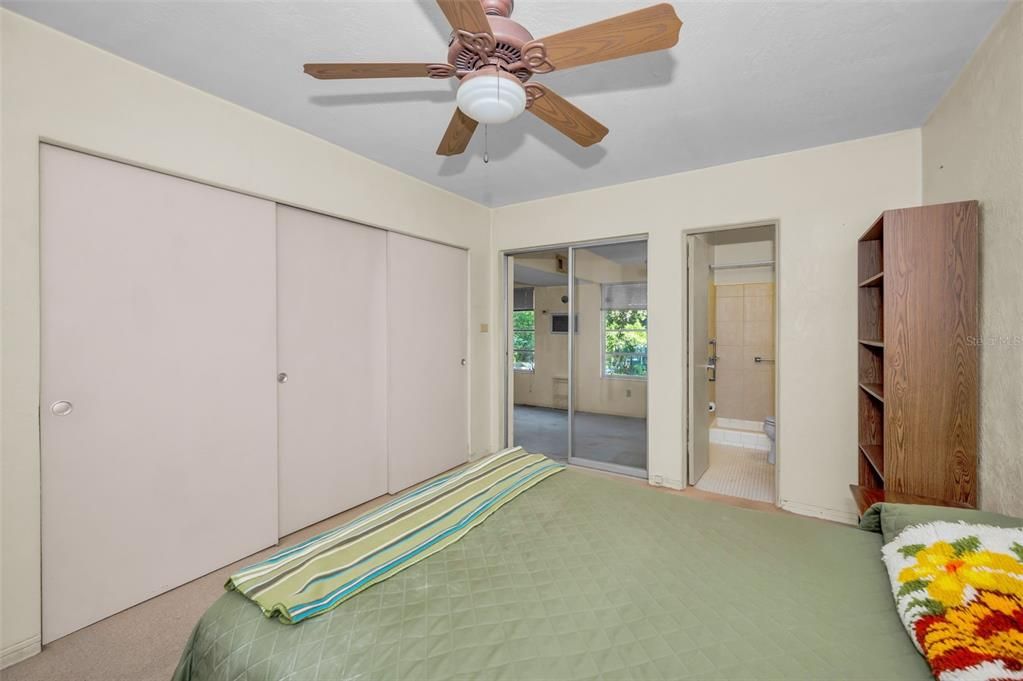 For Sale: $117,000 (2 beds, 2 baths, 875 Square Feet)