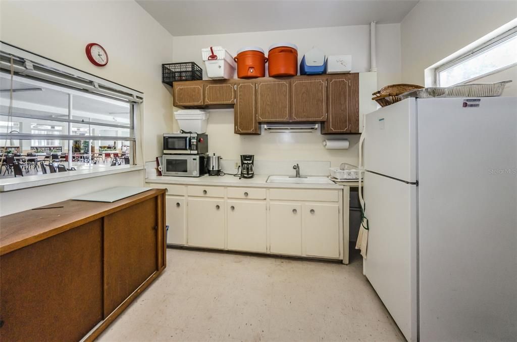 For Sale: $117,000 (2 beds, 2 baths, 875 Square Feet)