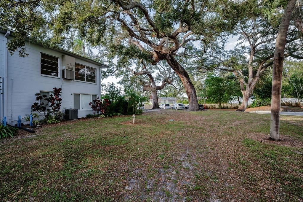 For Sale: $117,000 (2 beds, 2 baths, 875 Square Feet)