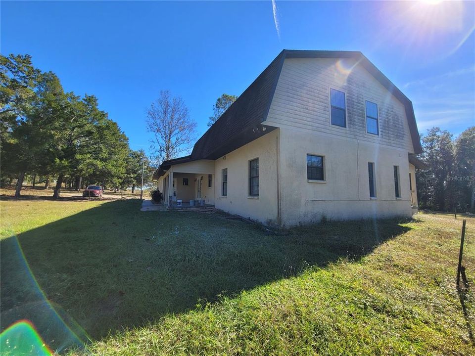 For Rent: $2,650 (4 beds, 3 baths, 1992 Square Feet)