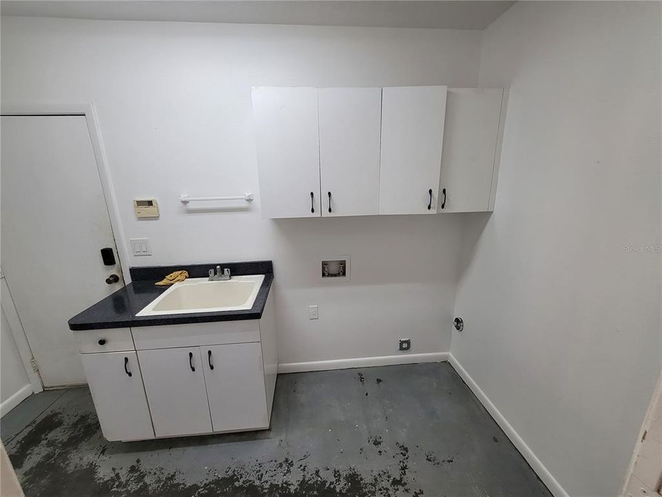 For Rent: $2,650 (4 beds, 3 baths, 1992 Square Feet)