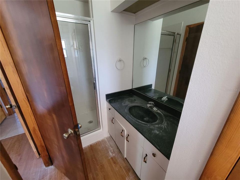 For Rent: $2,650 (4 beds, 3 baths, 1992 Square Feet)