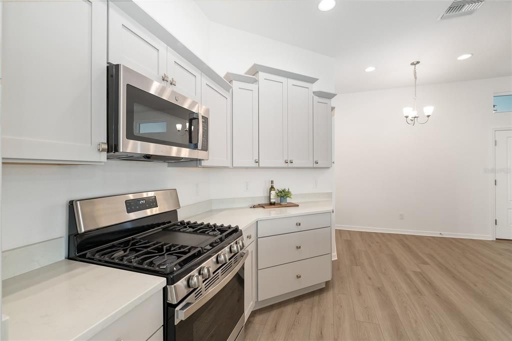 En Venta: $539,900 (3 camas, 2 baños, 1959 Pies cuadrados)