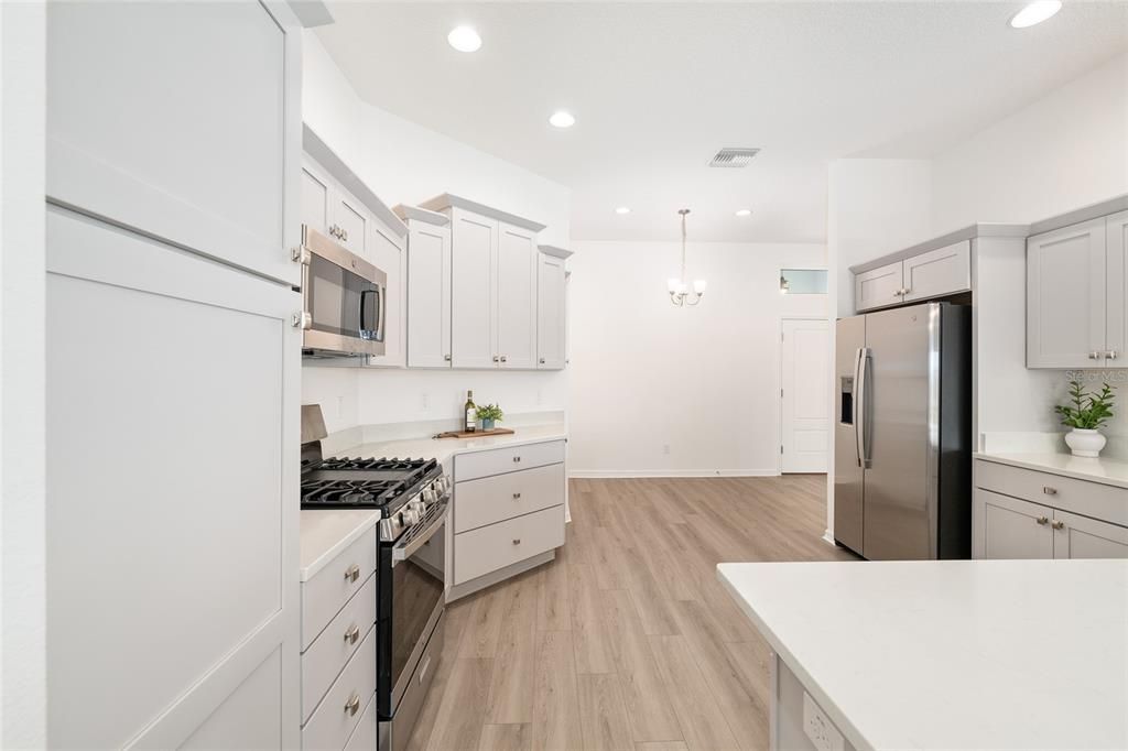 En Venta: $539,900 (3 camas, 2 baños, 1959 Pies cuadrados)