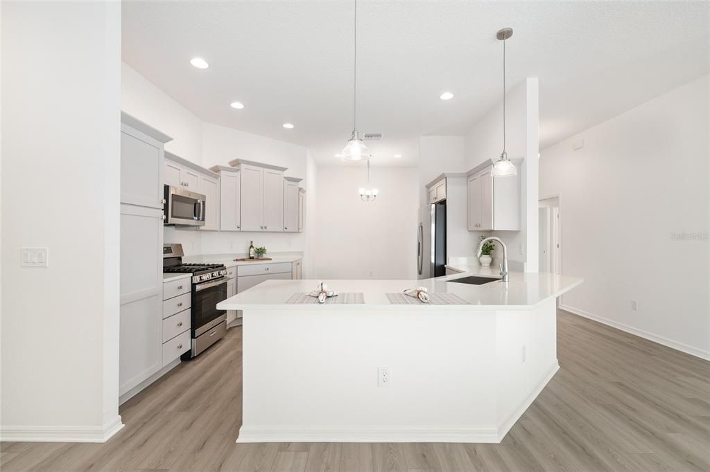 En Venta: $539,900 (3 camas, 2 baños, 1959 Pies cuadrados)