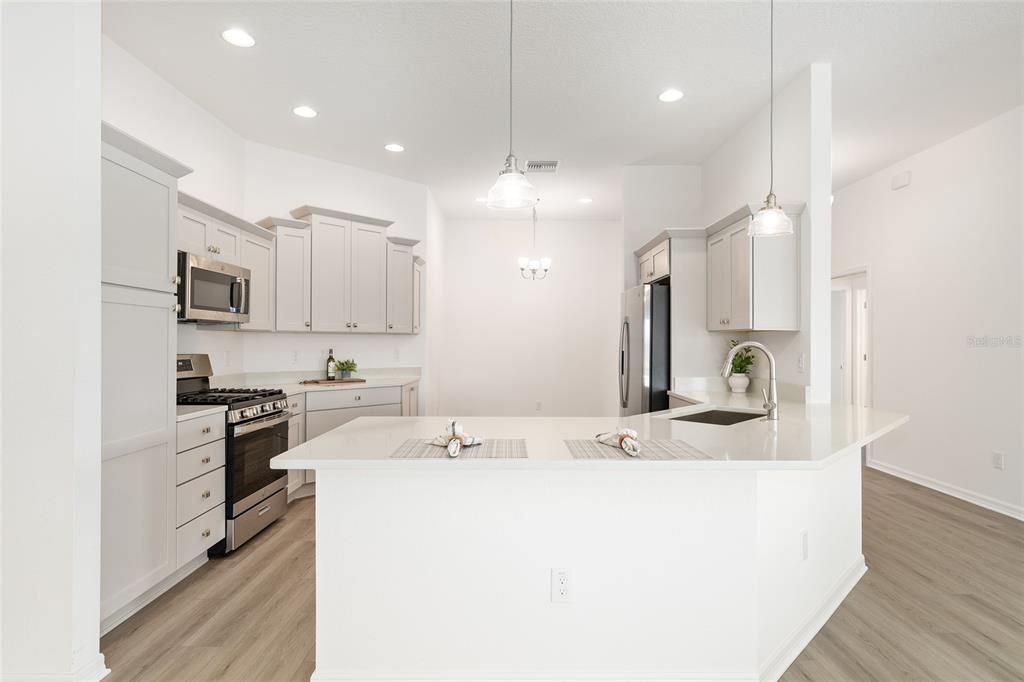 En Venta: $539,900 (3 camas, 2 baños, 1959 Pies cuadrados)