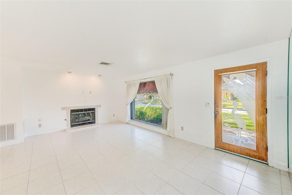 For Sale: $597,000 (3 beds, 2 baths, 1626 Square Feet)