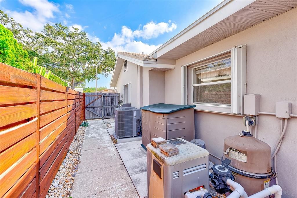 For Sale: $597,000 (3 beds, 2 baths, 1626 Square Feet)