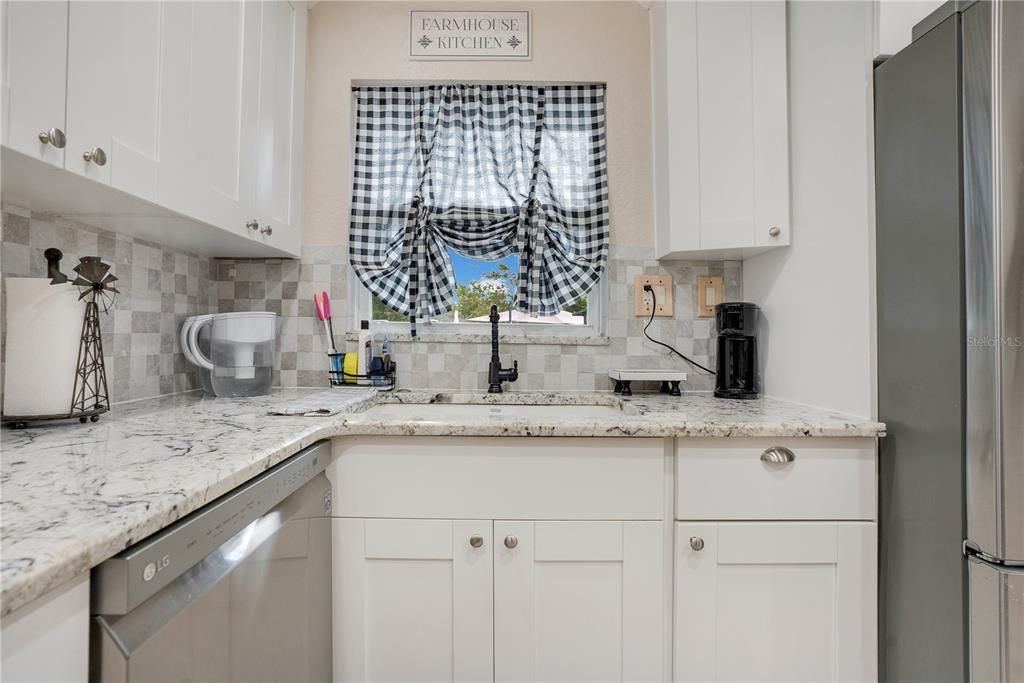 На продажу: $365,000 (3 спален, 2 ванн, 1794 Квадратных фут)