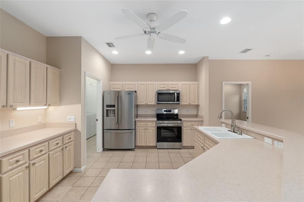 出租: $1,980 (2 贝兹, 2 浴室, 1733 平方英尺)