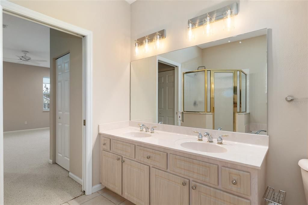 出租: $1,980 (2 贝兹, 2 浴室, 1733 平方英尺)