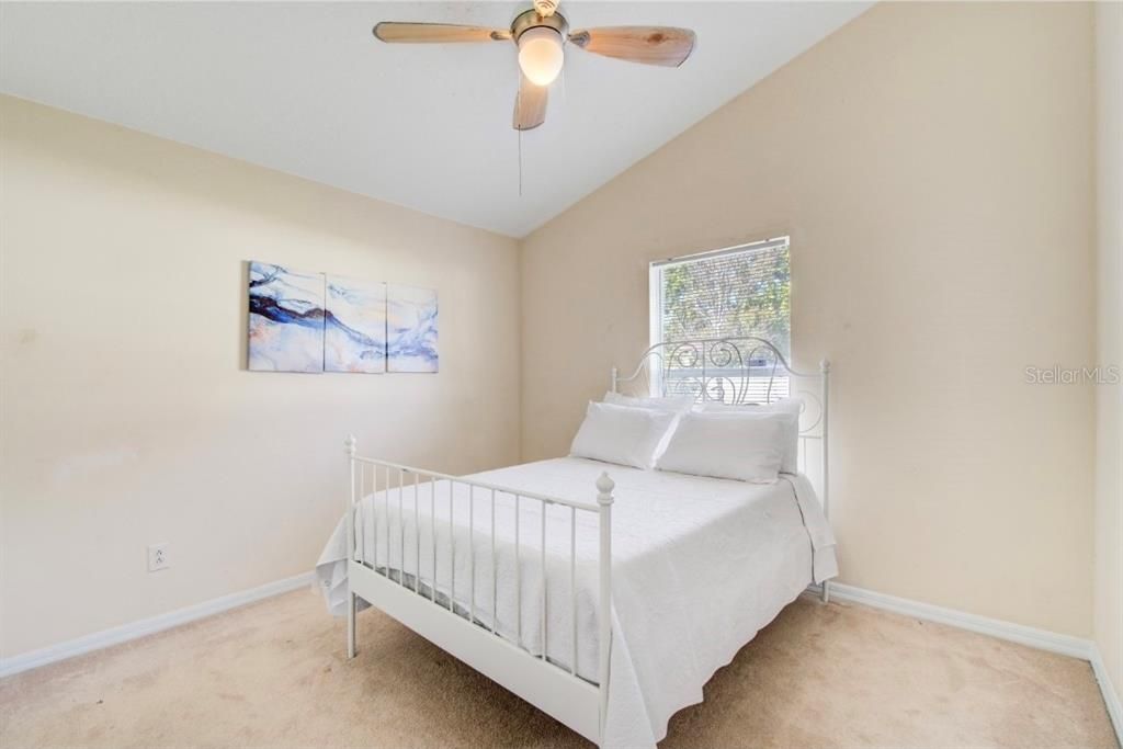 For Rent: $800 (1 beds, 1 baths, 300 Square Feet)