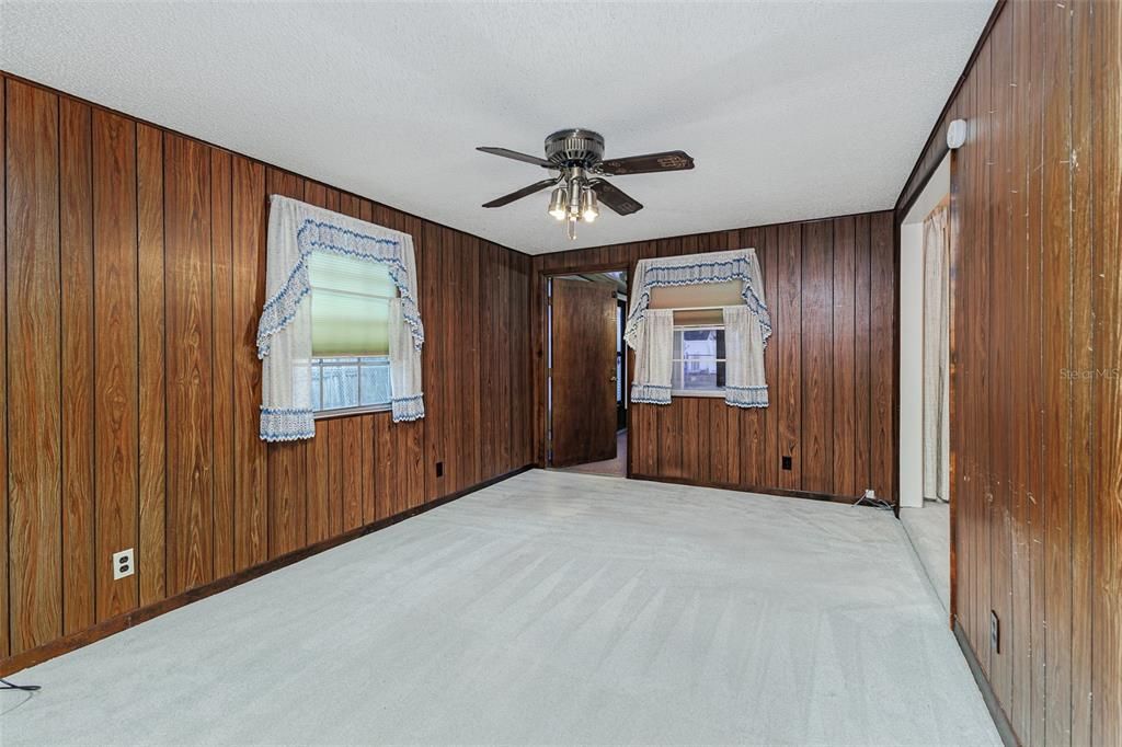 For Sale: $242,500 (3 beds, 2 baths, 1515 Square Feet)