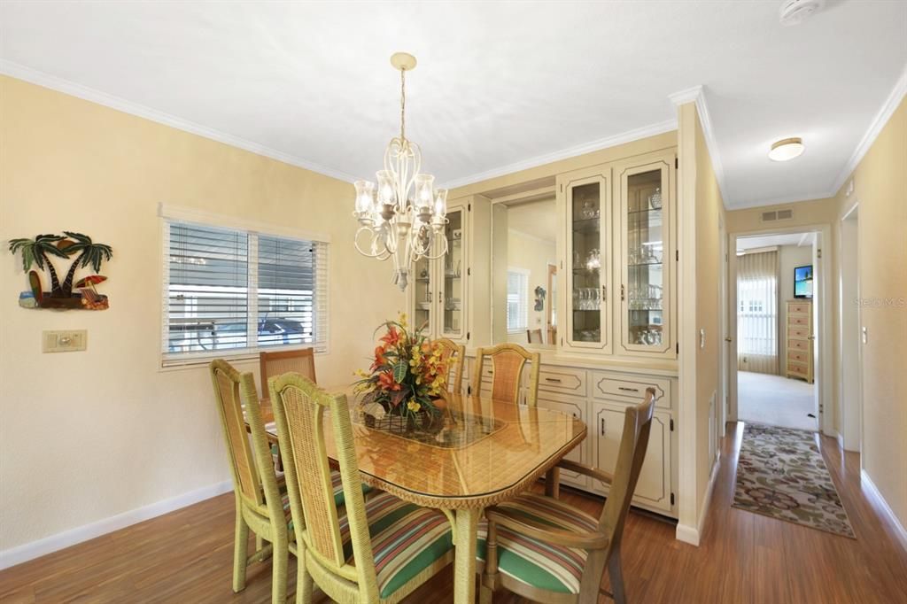 For Sale: $225,000 (2 beds, 2 baths, 1202 Square Feet)