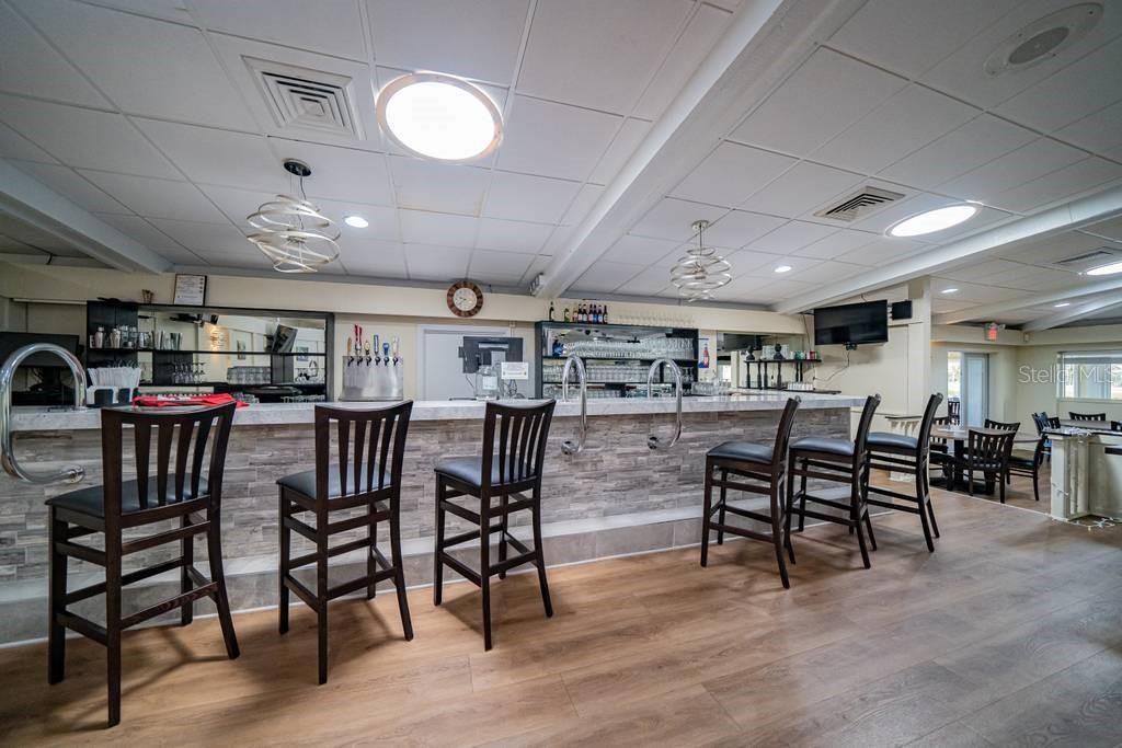 For Sale: $225,000 (2 beds, 2 baths, 1202 Square Feet)