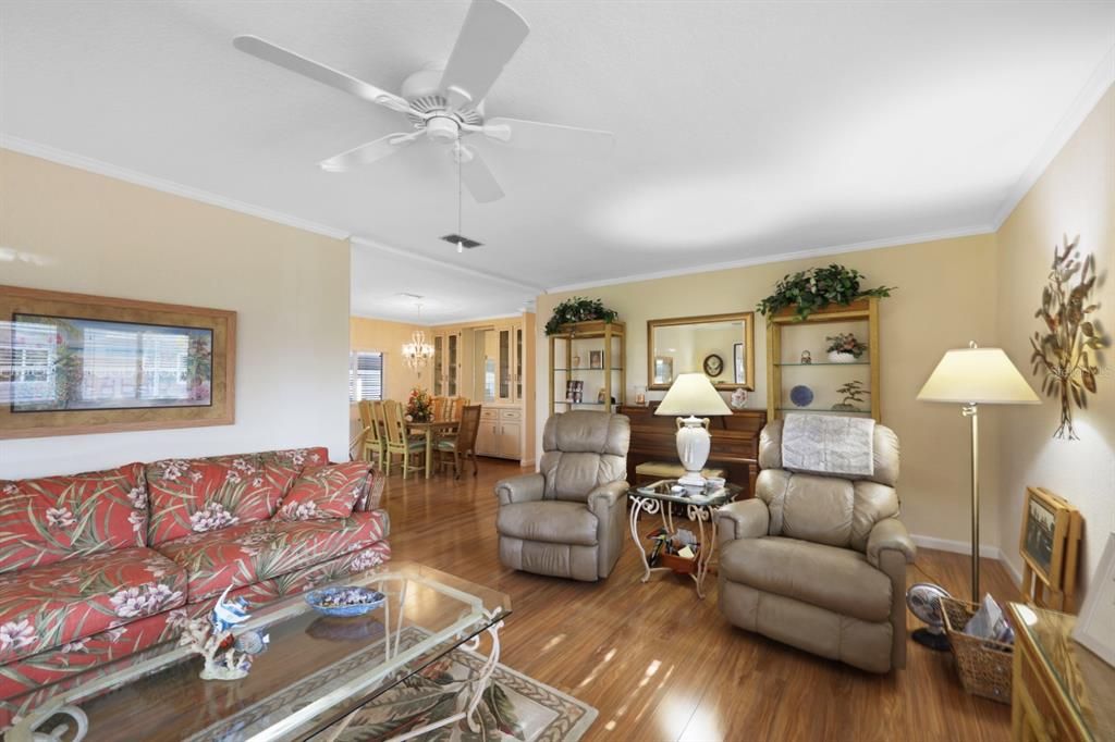 For Sale: $225,000 (2 beds, 2 baths, 1202 Square Feet)