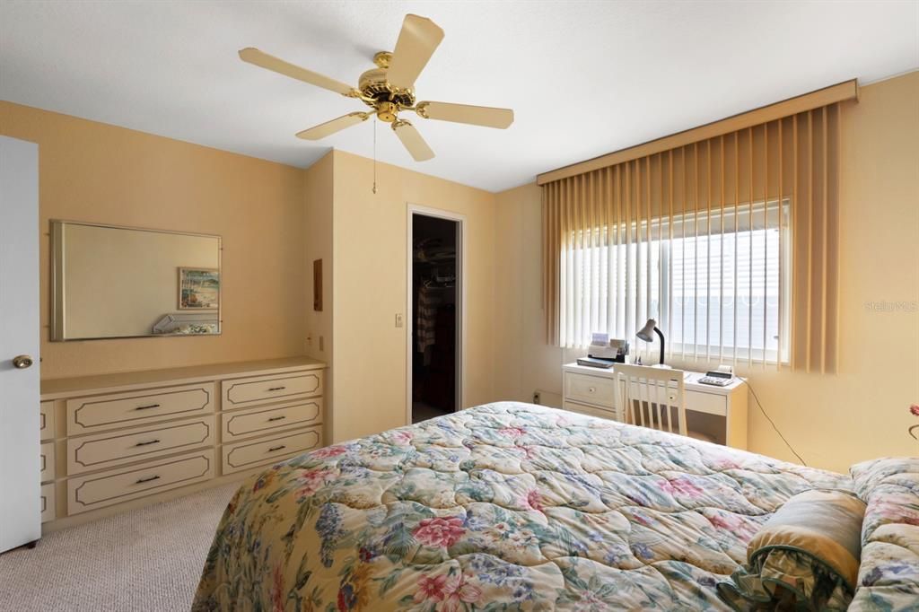 For Sale: $225,000 (2 beds, 2 baths, 1202 Square Feet)