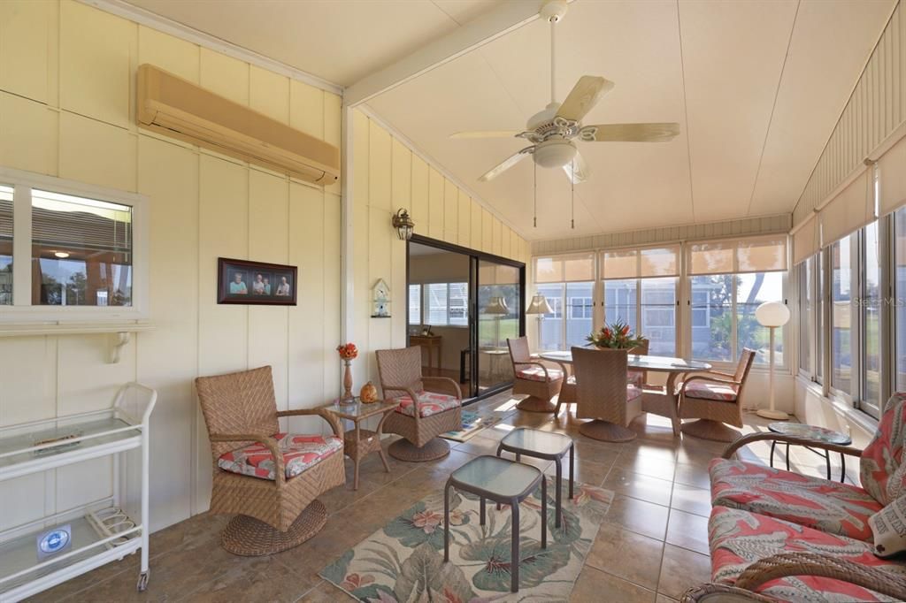 For Sale: $225,000 (2 beds, 2 baths, 1202 Square Feet)