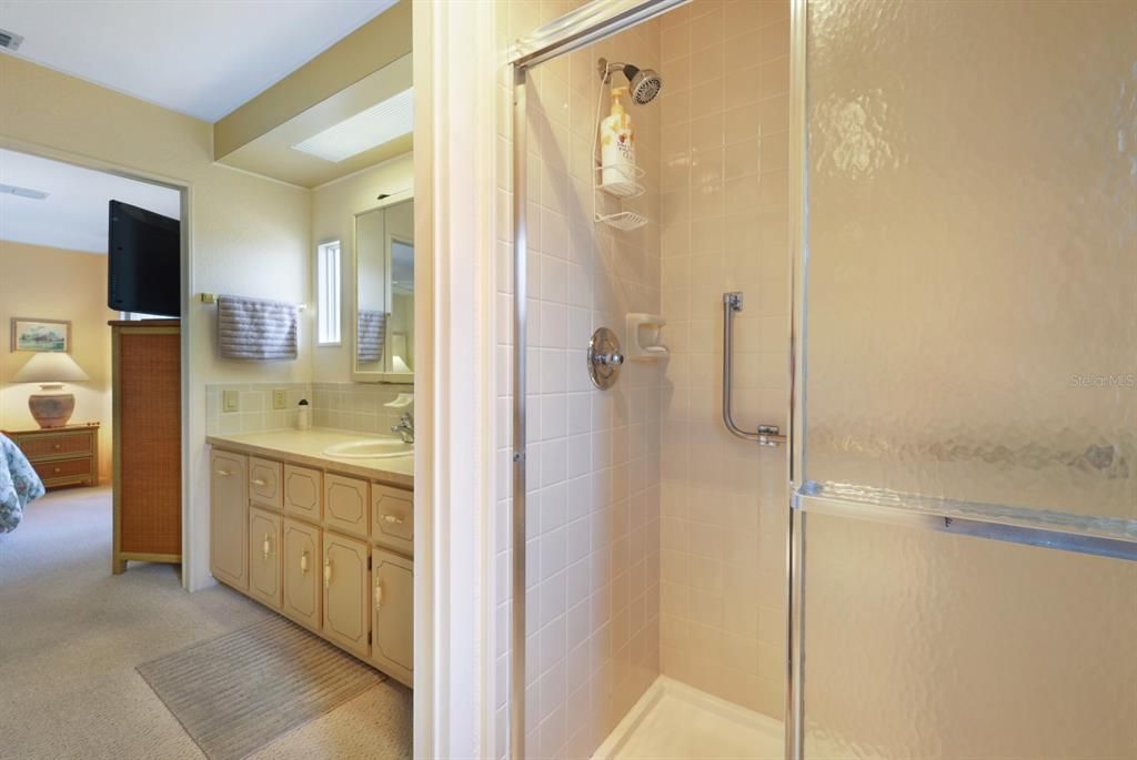 For Sale: $225,000 (2 beds, 2 baths, 1202 Square Feet)