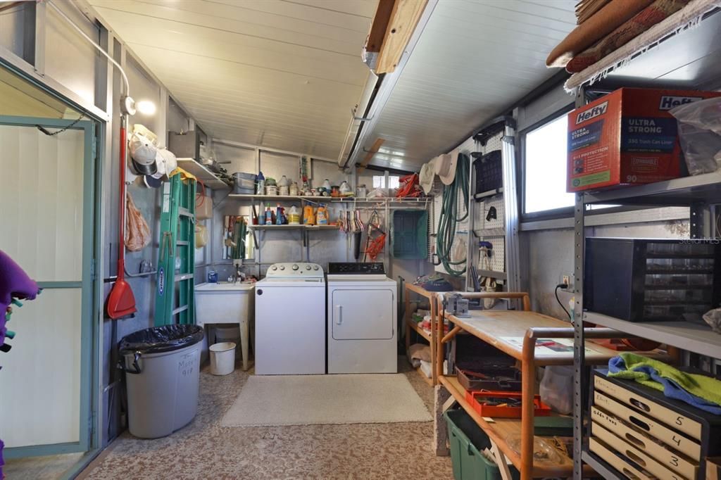 For Sale: $225,000 (2 beds, 2 baths, 1202 Square Feet)