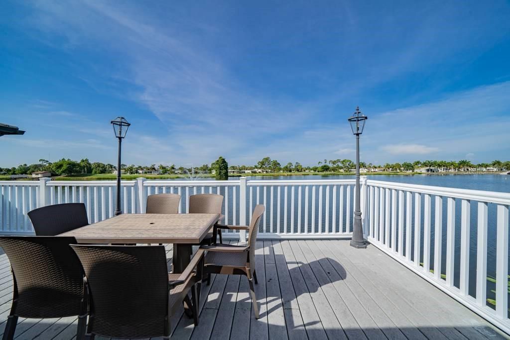 For Sale: $225,000 (2 beds, 2 baths, 1202 Square Feet)