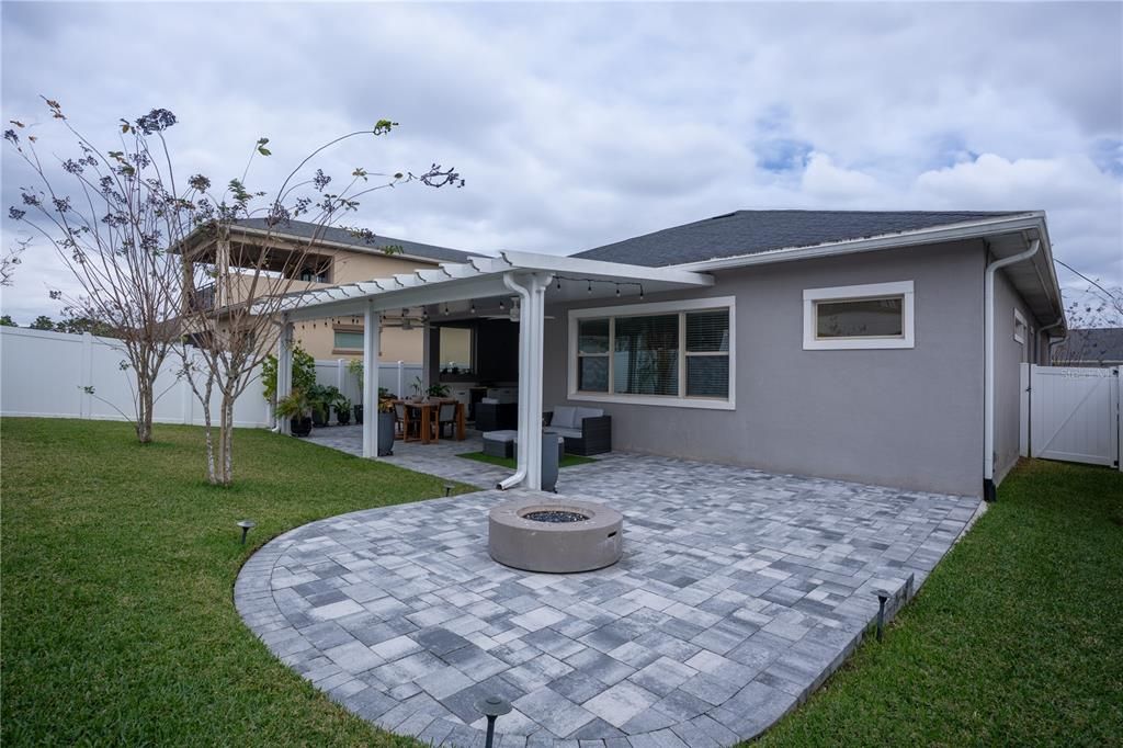 For Sale: $570,000 (4 beds, 2 baths, 2081 Square Feet)