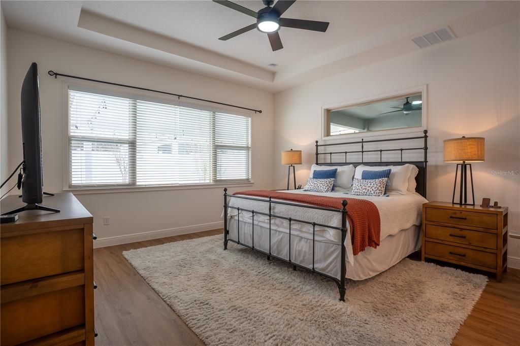 For Sale: $570,000 (4 beds, 2 baths, 2081 Square Feet)