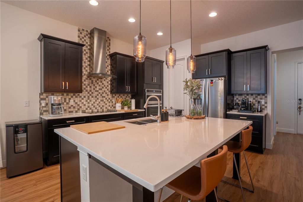 For Sale: $570,000 (4 beds, 2 baths, 2081 Square Feet)