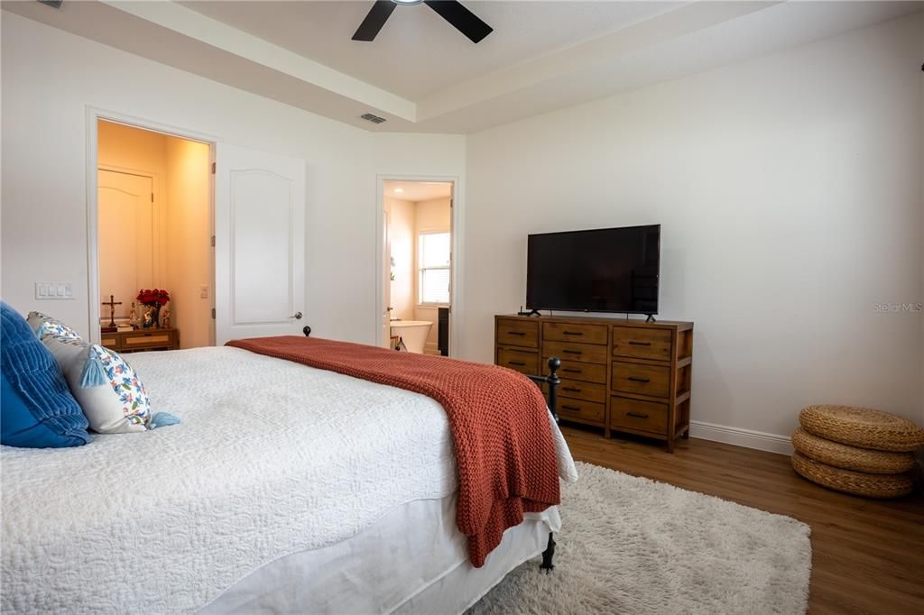 For Sale: $570,000 (4 beds, 2 baths, 2081 Square Feet)