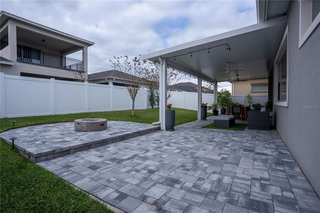 For Sale: $570,000 (4 beds, 2 baths, 2081 Square Feet)