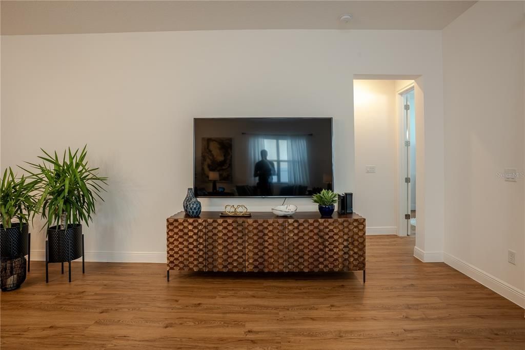 For Sale: $570,000 (4 beds, 2 baths, 2081 Square Feet)