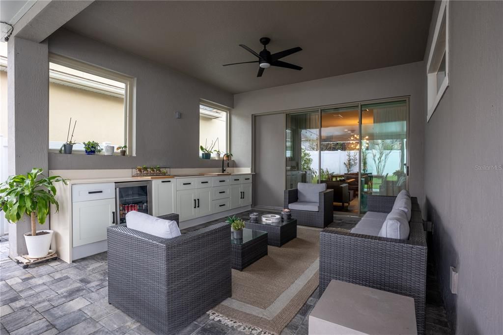 For Sale: $570,000 (4 beds, 2 baths, 2081 Square Feet)