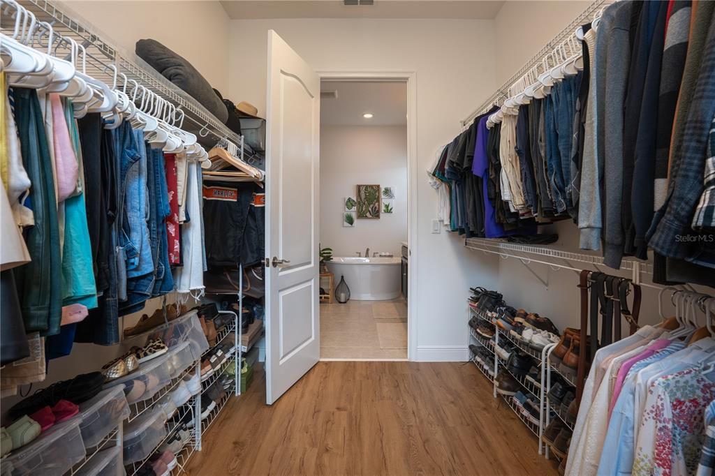 For Sale: $570,000 (4 beds, 2 baths, 2081 Square Feet)