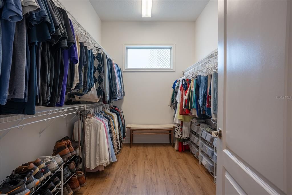 For Sale: $570,000 (4 beds, 2 baths, 2081 Square Feet)