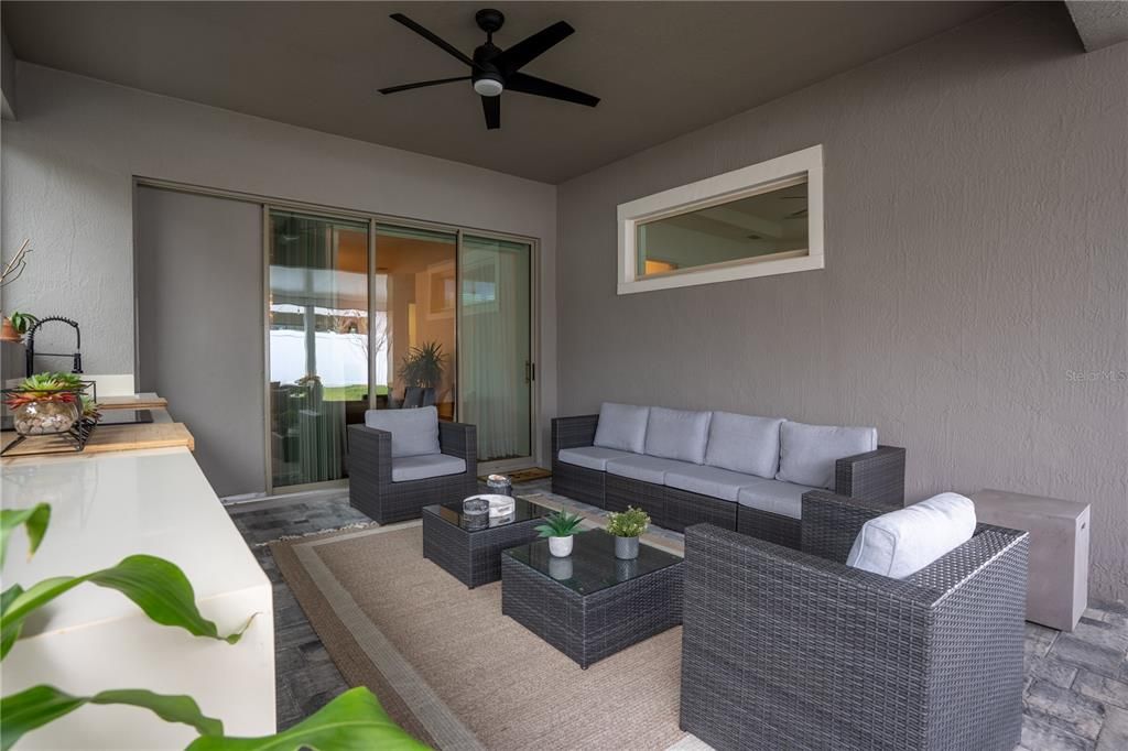 For Sale: $570,000 (4 beds, 2 baths, 2081 Square Feet)