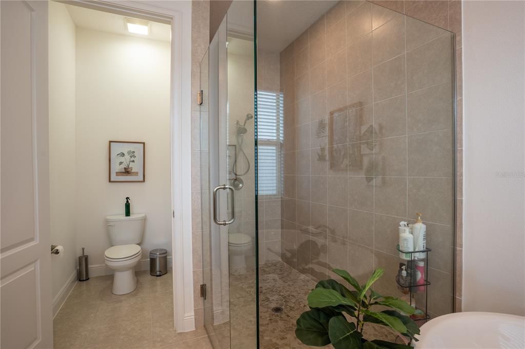 For Sale: $570,000 (4 beds, 2 baths, 2081 Square Feet)