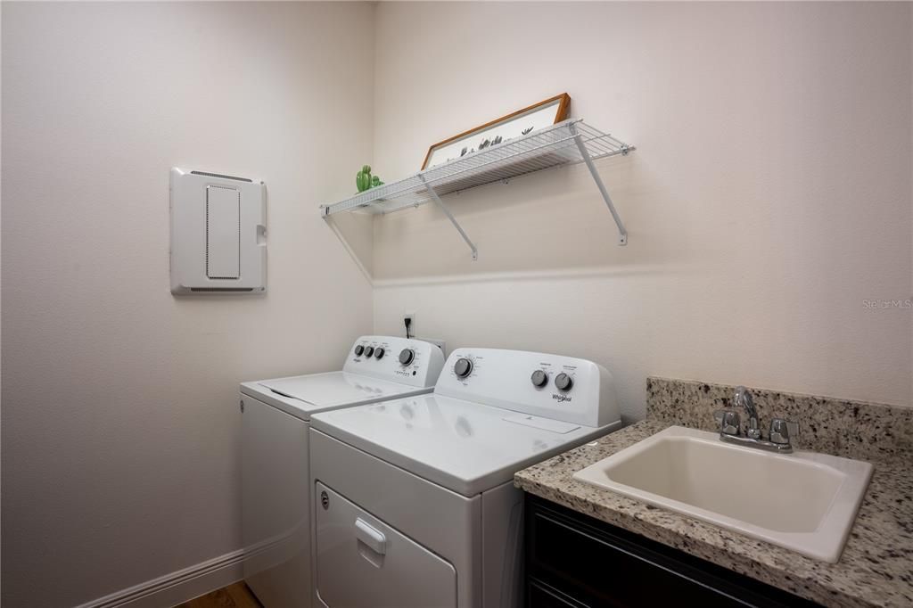 For Sale: $570,000 (4 beds, 2 baths, 2081 Square Feet)