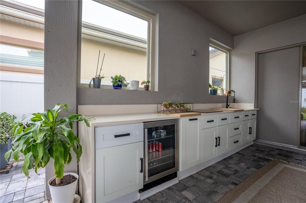 For Sale: $570,000 (4 beds, 2 baths, 2081 Square Feet)