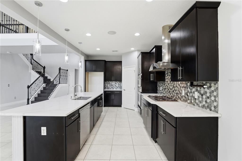 На продажу: $750,000 (4 спален, 3 ванн, 4084 Квадратных фут)